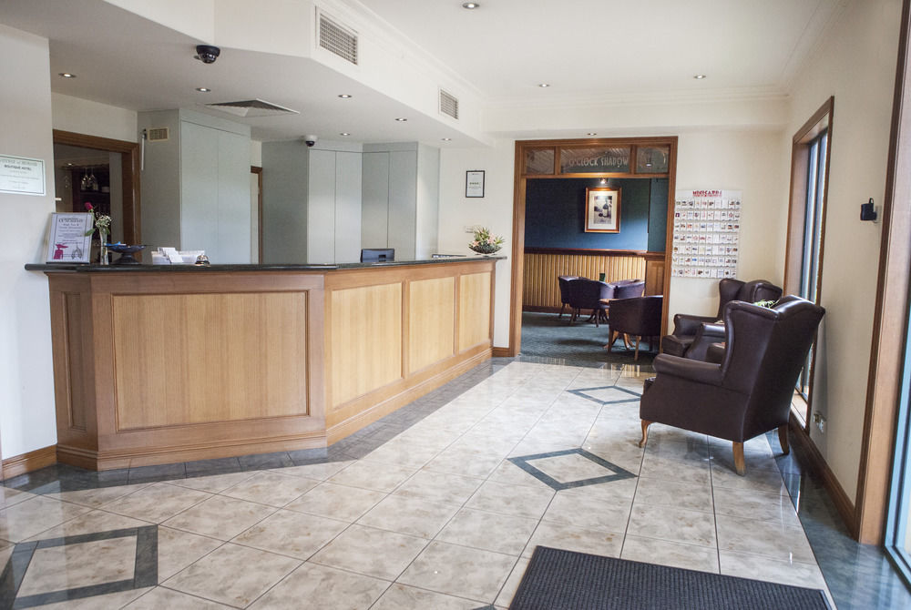 Gateway On Monash Hotel Notting Hill Exterior photo